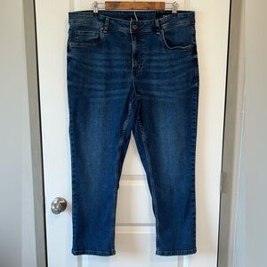 tpj Athletic Fit Men's 38x28 Stretch Blue Denim Jeans 5-Pocket Medium Wash